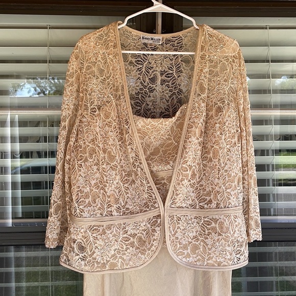 **Beautiful 2 Piece Champagne Gold Gown with lace jacket** - Picture 5 of 10
